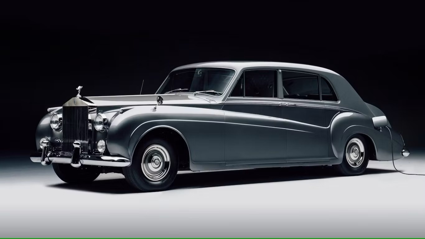 Rolls-Royce Silver Cloud, 1959, 6.2-litre V8, EV preinaka 120kWh baterija, 50kW punjenje, 500-km domet, nema podataka o snazi